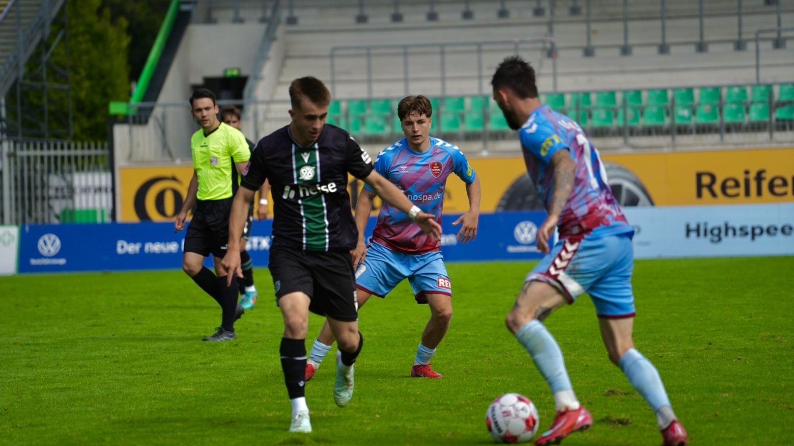 DSC07683-aspect-ratio-16-9